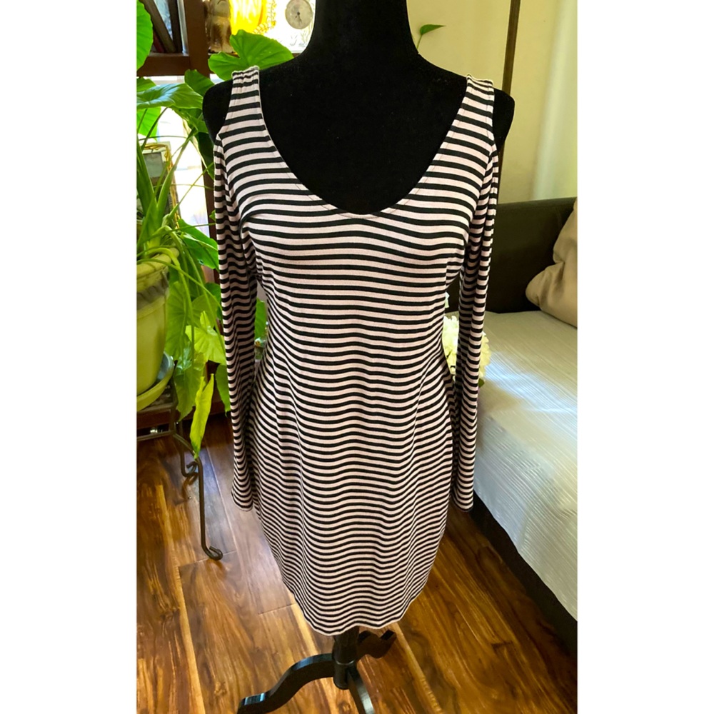 Charlotte Russe Body Con Midi Dress size Large